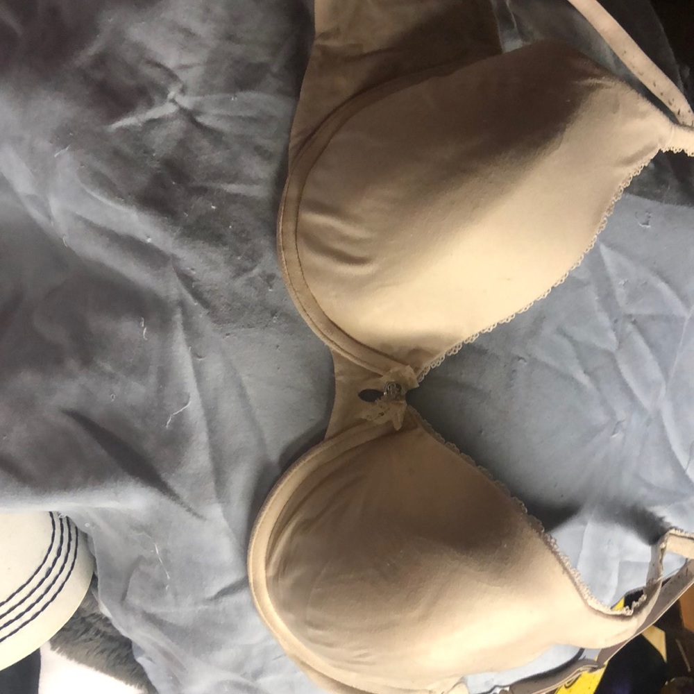 Nude Victoria’s Secret bra
